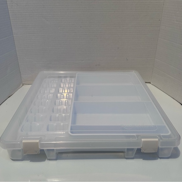 Clear plastic RECOLLECTIONS storage case - Picture 6 of 6